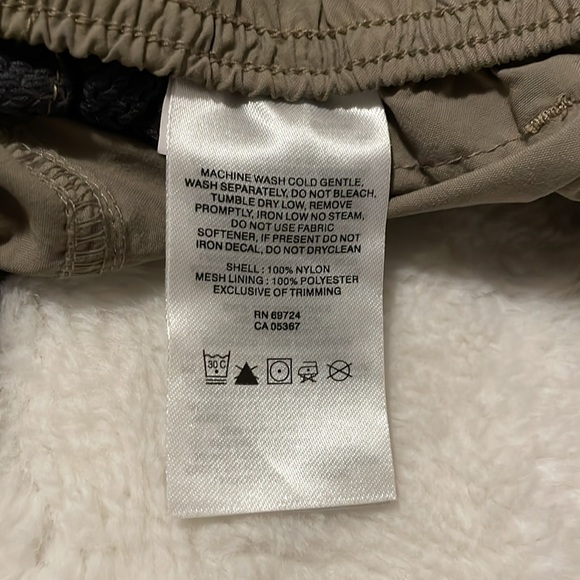 Columbia Women’s Shorts Size Medium Never Worn - Picture 9 of 9